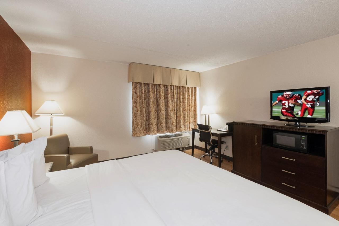 Red Roof Inn & Suites Mt Holly - Mcguire Afb Westampton Exterior photo