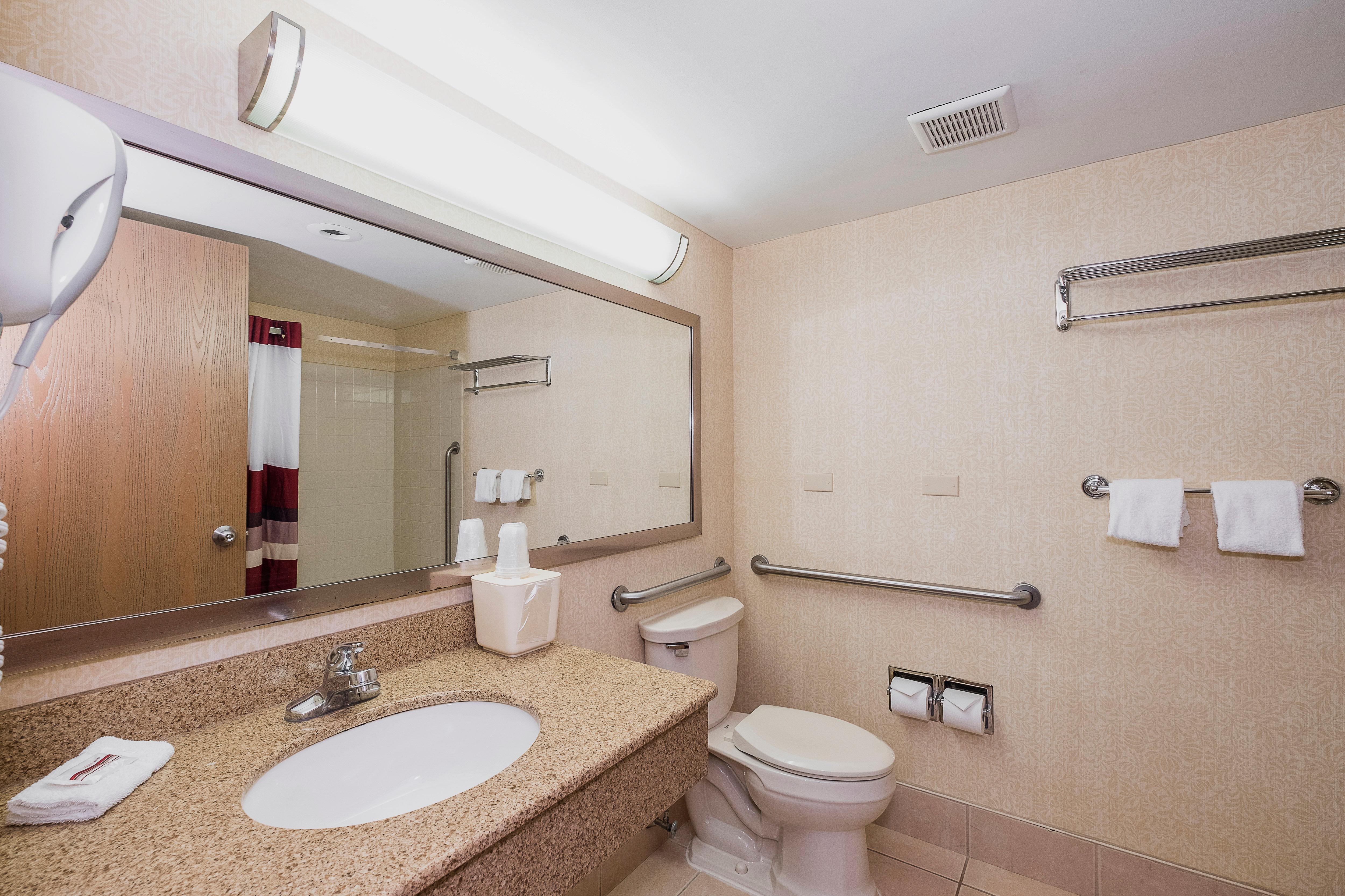 Red Roof Inn & Suites Mt Holly - Mcguire Afb Westampton Exterior photo