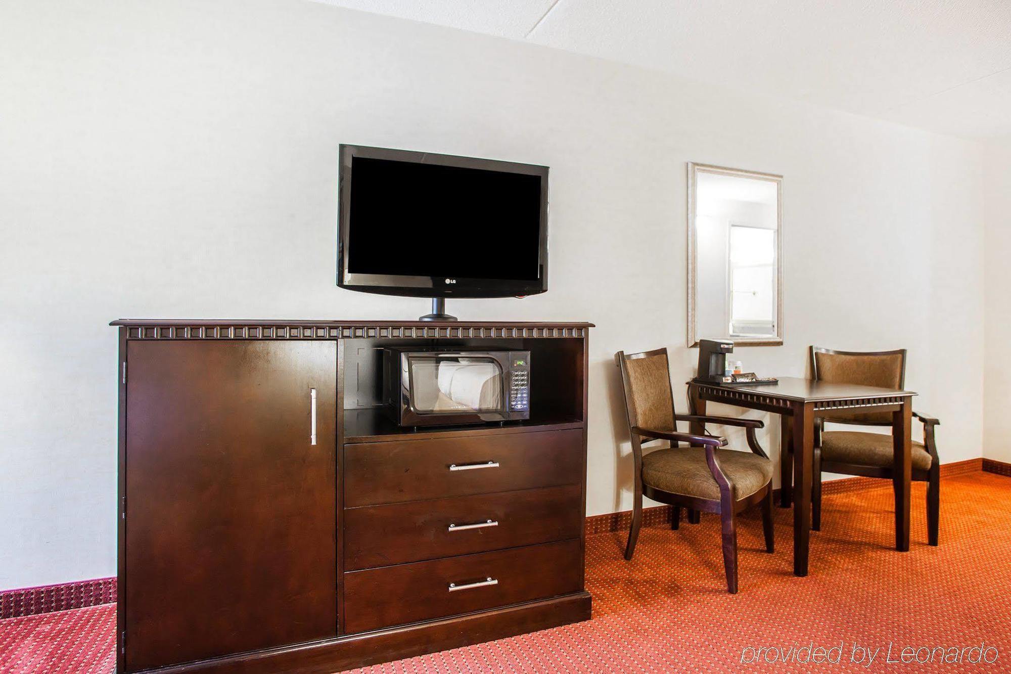 Red Roof Inn & Suites Mt Holly - Mcguire Afb Westampton Exterior photo
